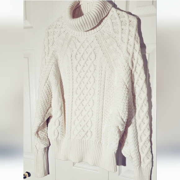 Love Stitch Dolman Sleeve Cable knit Sweater In Cream - Picture 6 of 8